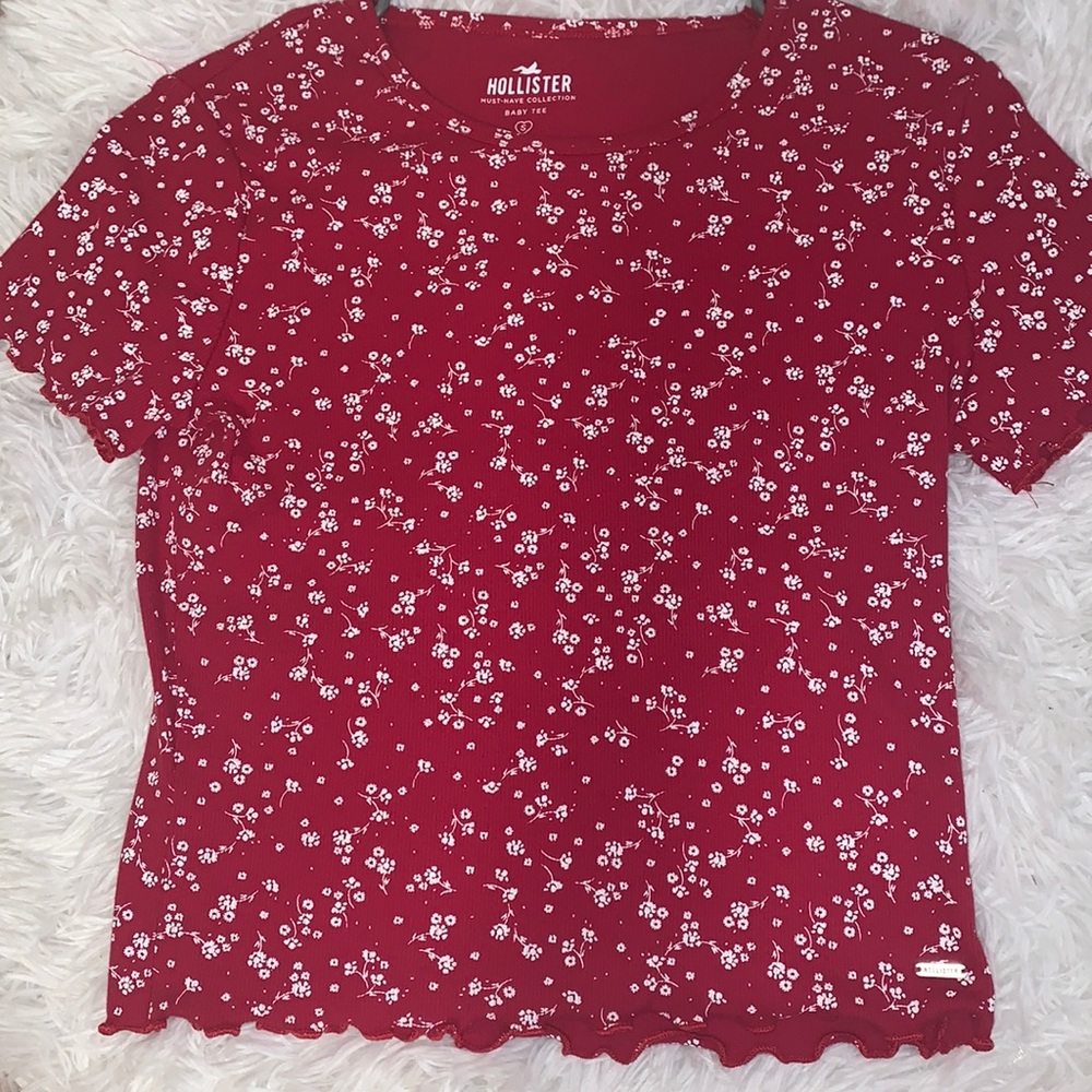 !NWOT! Hollister Baby Tee
